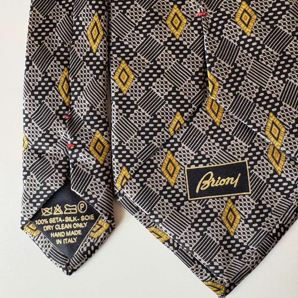 Brioni Luxury Hand Made In ITALY 100% Silk Geometric Tie Gold Gray Black